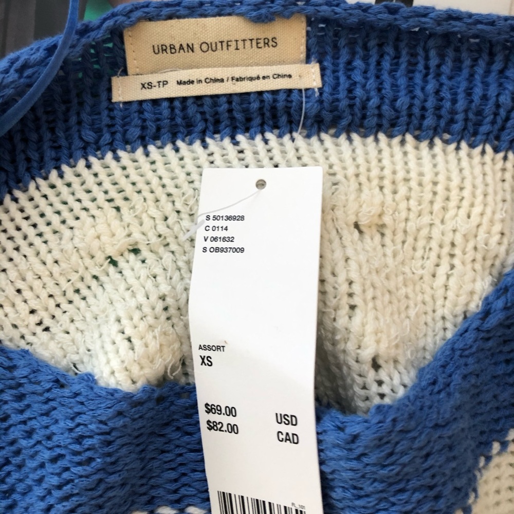 Nwt Perfect Condition Sweater - image 3